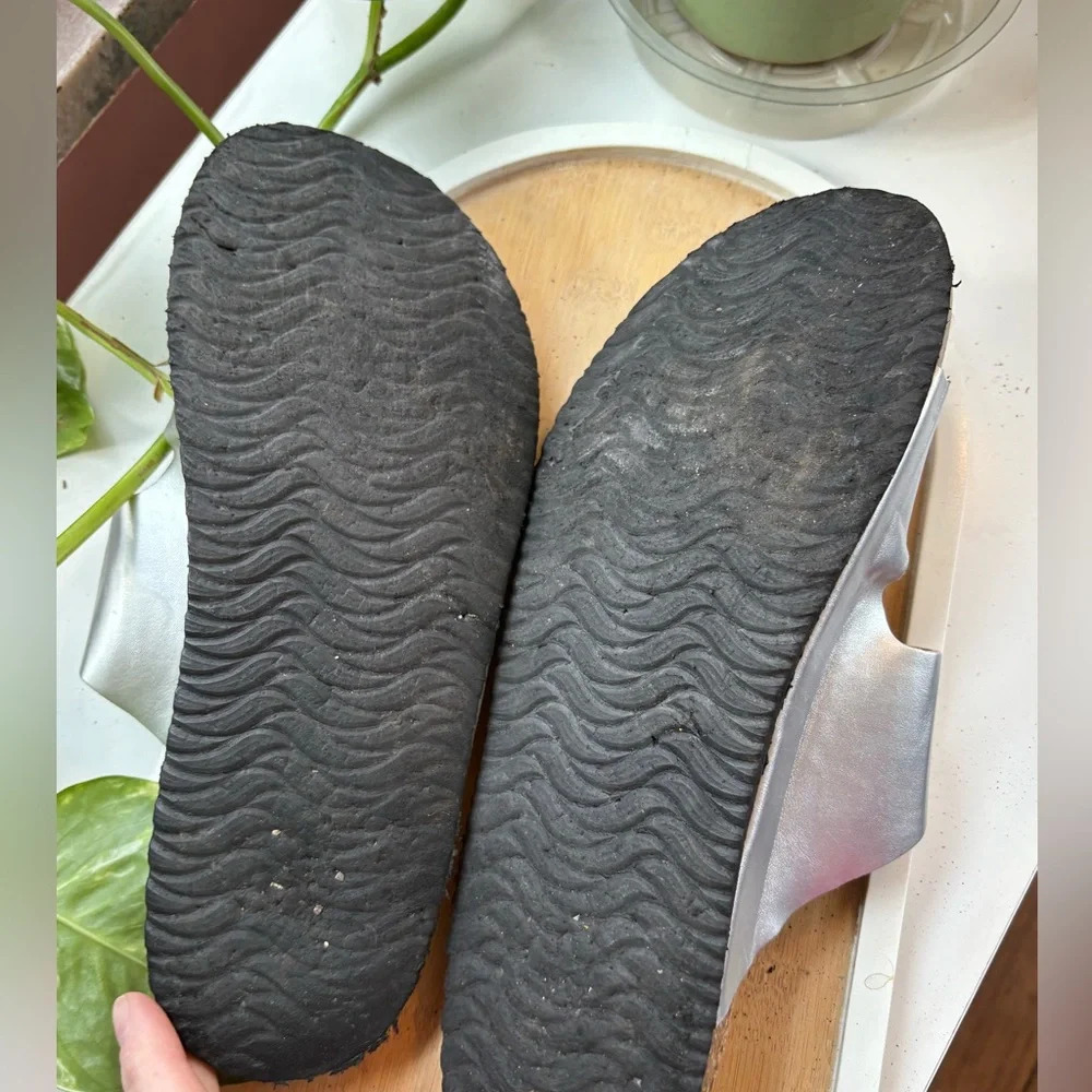 Metallic silver Sandals size 10 - Picture 7 of 7